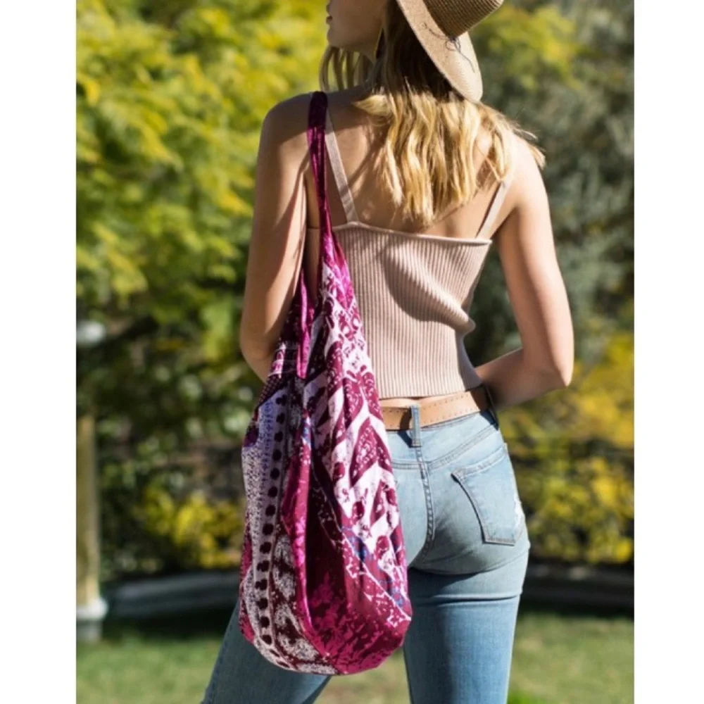 Good Vibrations Bohemian Inspired Hobo Bag NWT